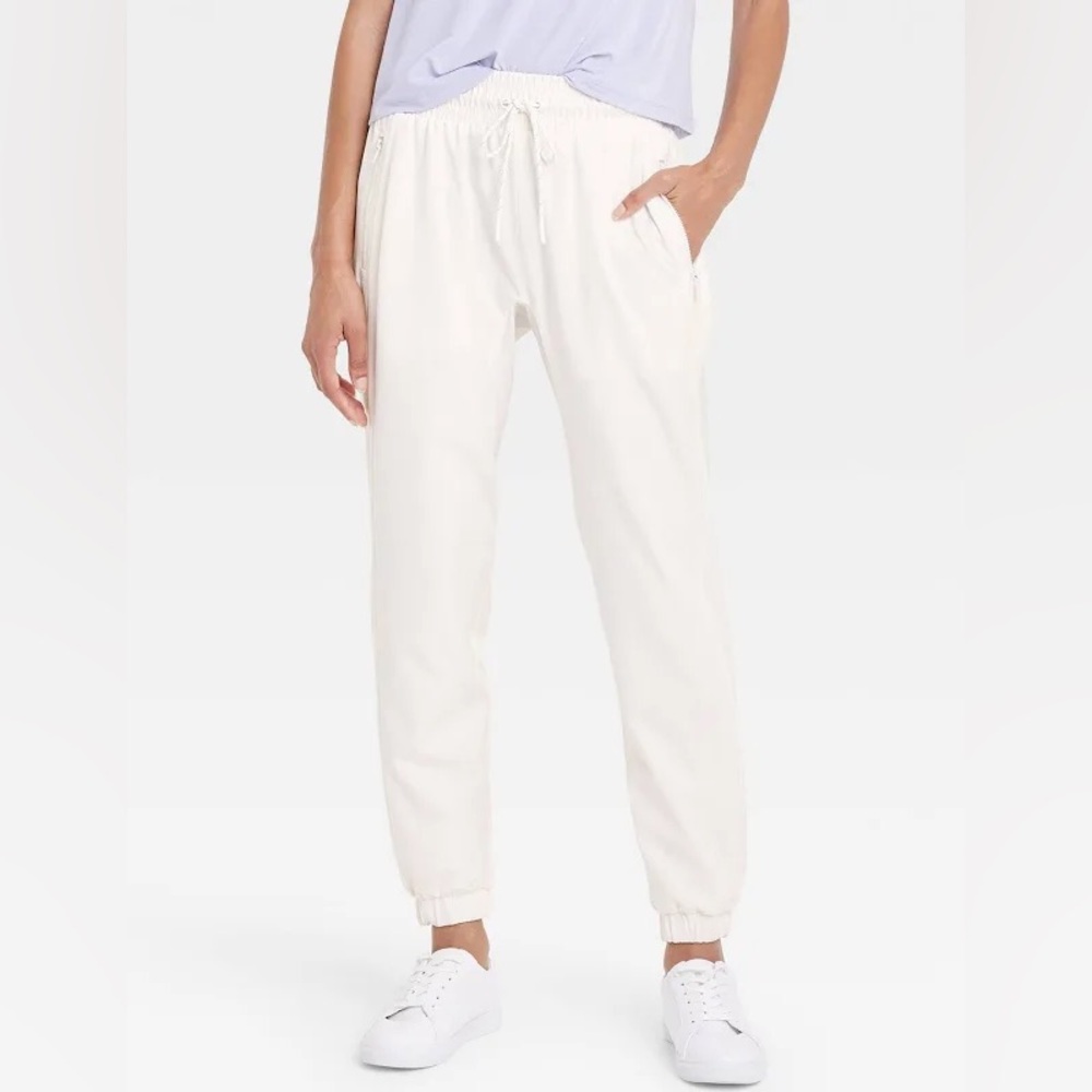 NWOT all in motion cream joggers